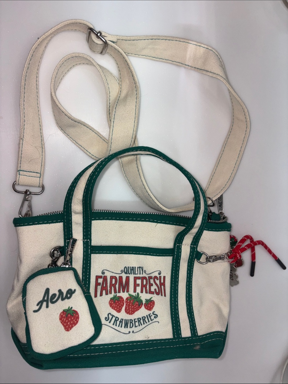 Aeropostale Cream & Green 'Farm Fresh Strawberries' Canvas Tote